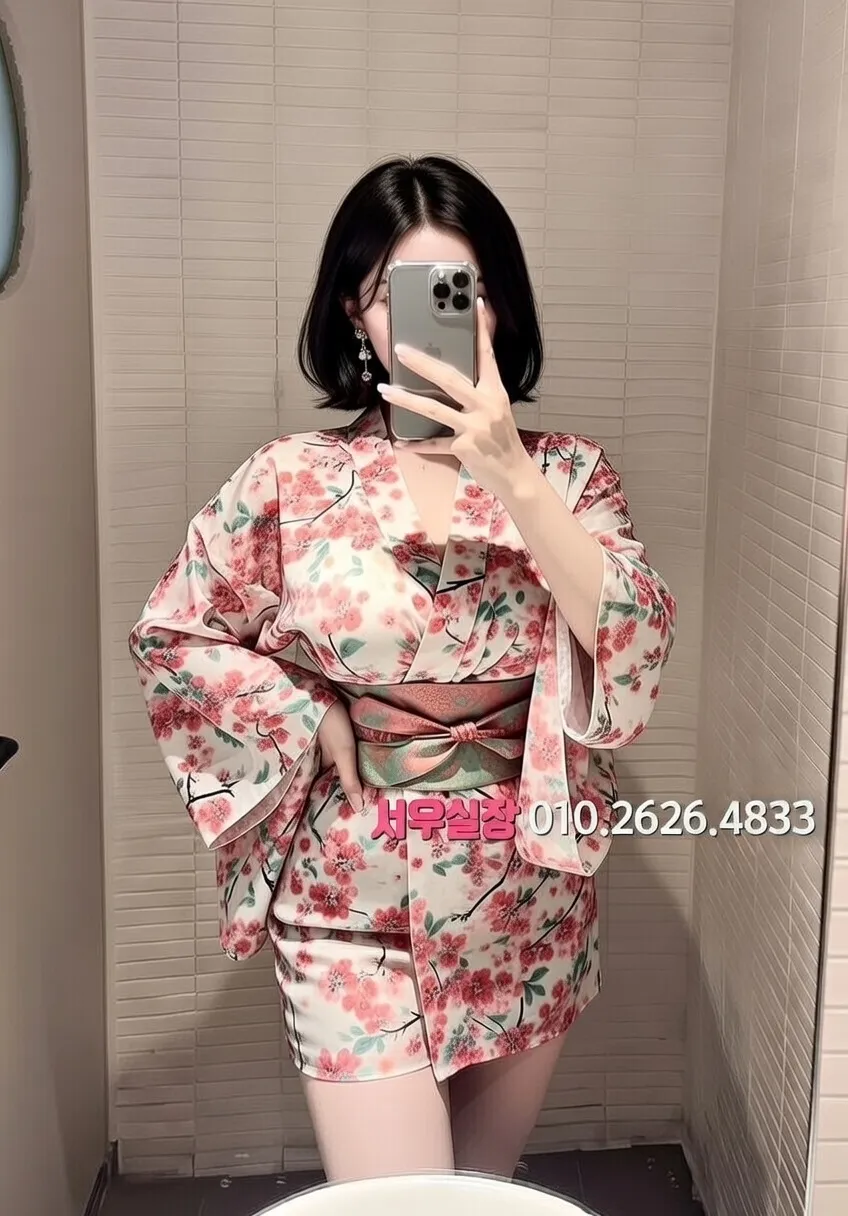 평택동 가라오케 최신 음향 시스템 내부 평택동 가라오케 노래방 기기와 조명