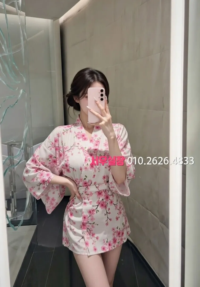 광교동 가라오케 VIP룸 내부 모습